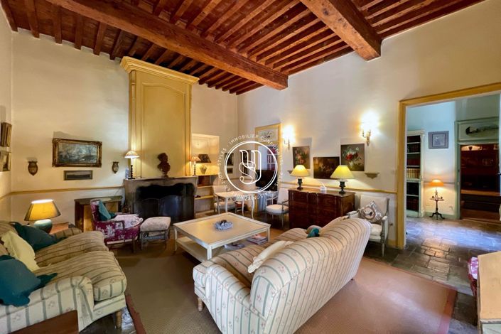 Image No.7-10 Bed House for sale