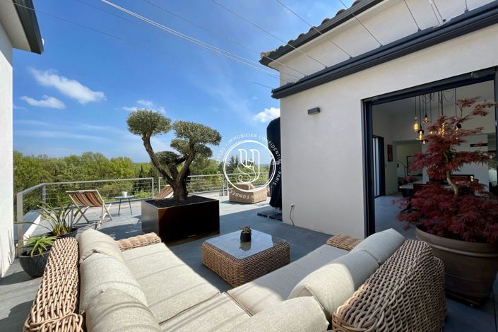 Image No.10-4 Bed House for sale