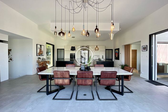 Image No.11-4 Bed House for sale