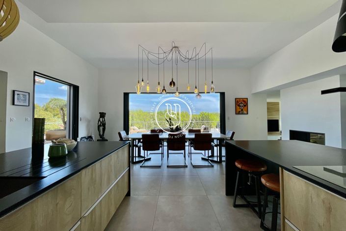 Image No.5-4 Bed House for sale