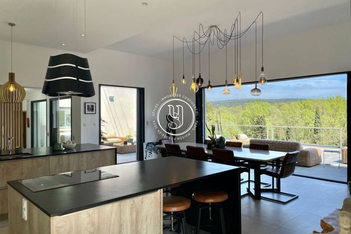 Image No.9-4 Bed House for sale