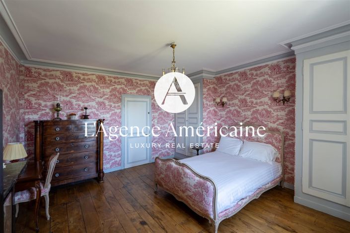 Image No.13-39 Bed Property for sale