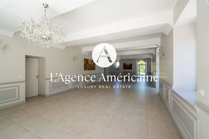 Image No.15-39 Bed Property for sale