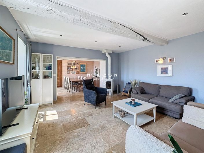 Image No.14-3 Bed Property for sale