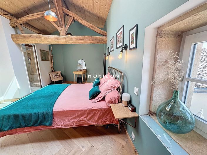 Image No.19-3 Bed Property for sale