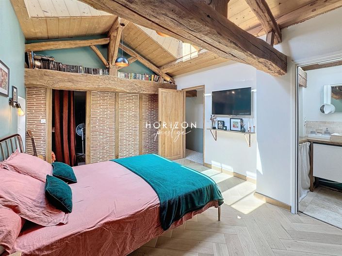 Image No.20-3 Bed Property for sale