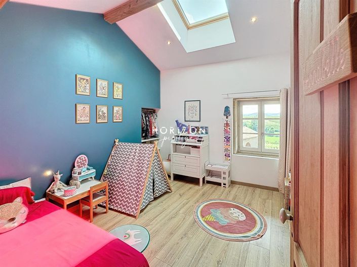 Image No.23-3 Bed Property for sale