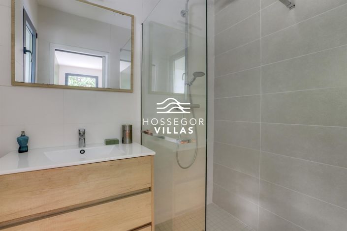 Image No.13-4 Bed House for sale