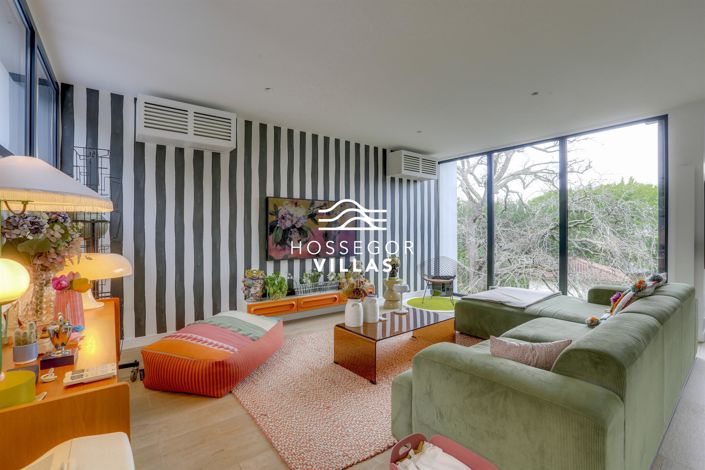 Image No.6-4 Bed House for sale