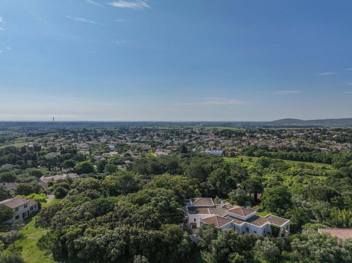 Image No.10-5 Bed House for sale