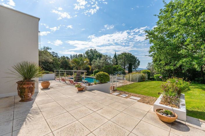 Image No.4-5 Bed House for sale