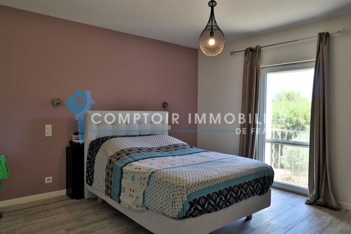 Image No.9-3 Bed House for sale