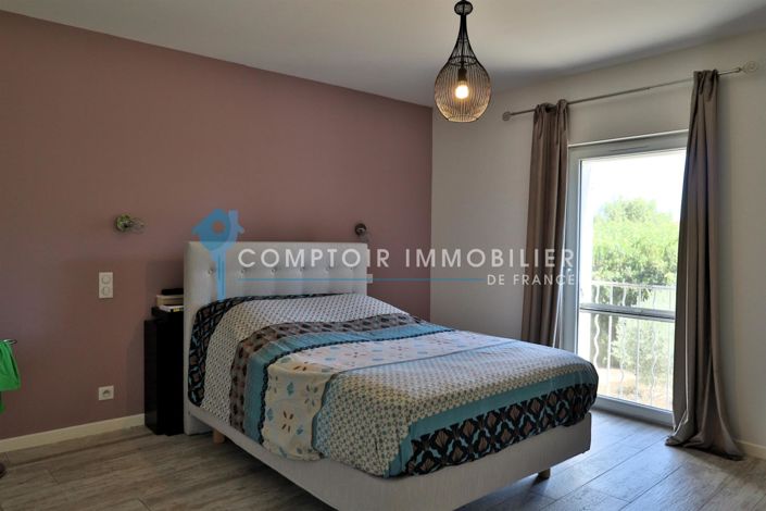 Image No.9-3 Bed House for sale