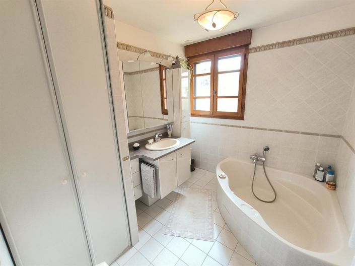 Image No.14-4 Bed House for sale