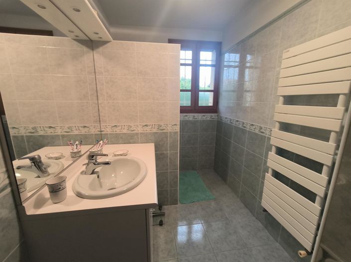 Image No.15-4 Bed House for sale