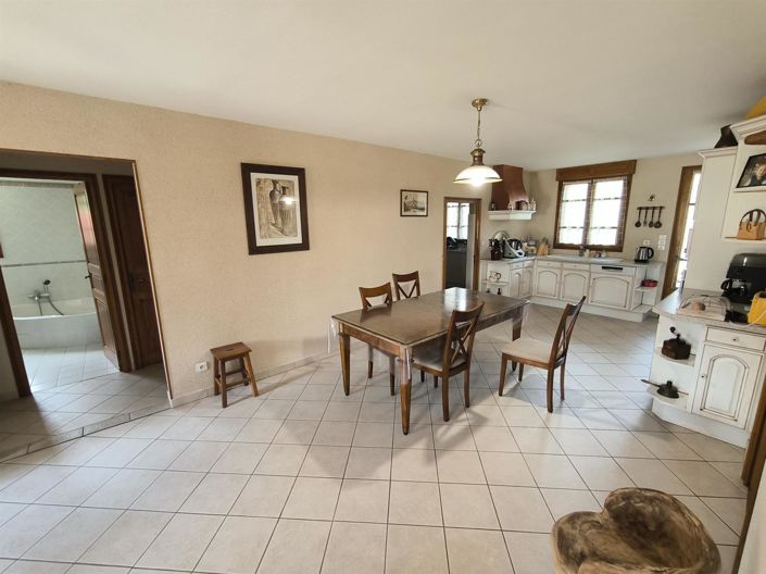 Image No.8-4 Bed House for sale