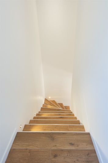 Image No.24-5 Bed House for sale