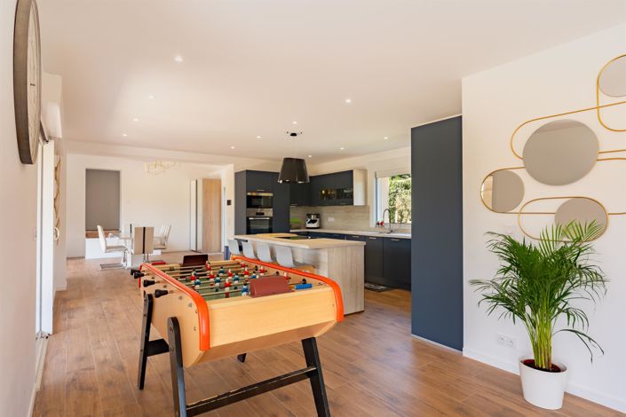 Image No.28-5 Bed House for sale