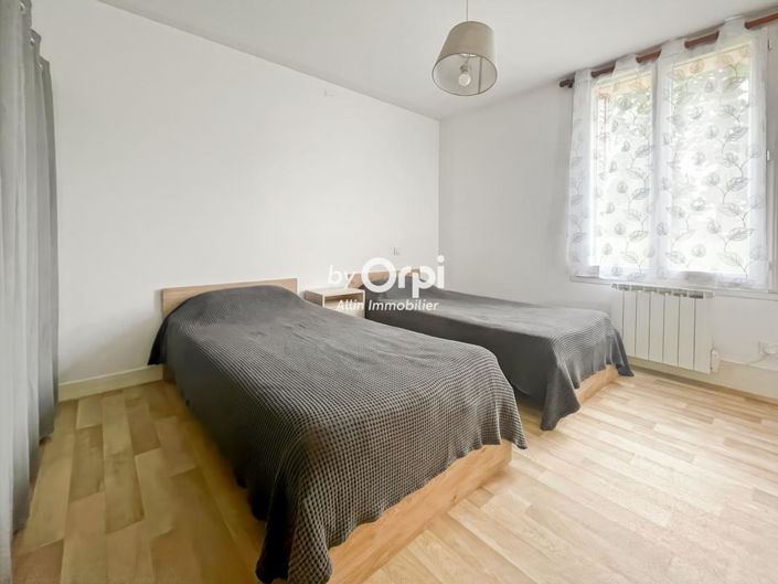 Image No.13-2 Bed House for sale