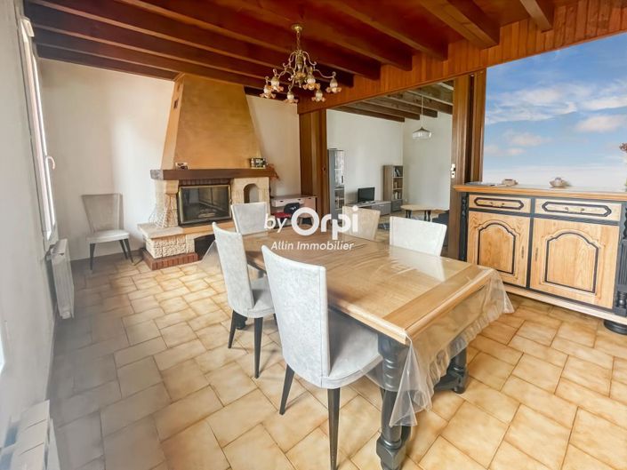 Image No.8-2 Bed House for sale