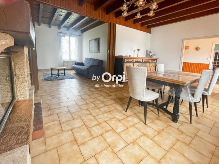 Image No.9-2 Bed House for sale