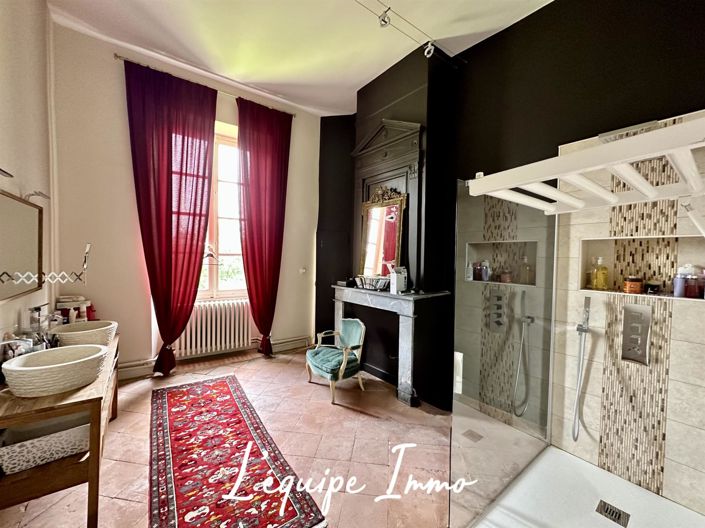 Image No.14-6 Bed Property for sale