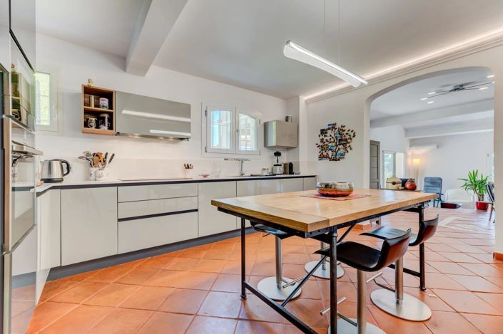 Image No.10-4 Bed House for sale