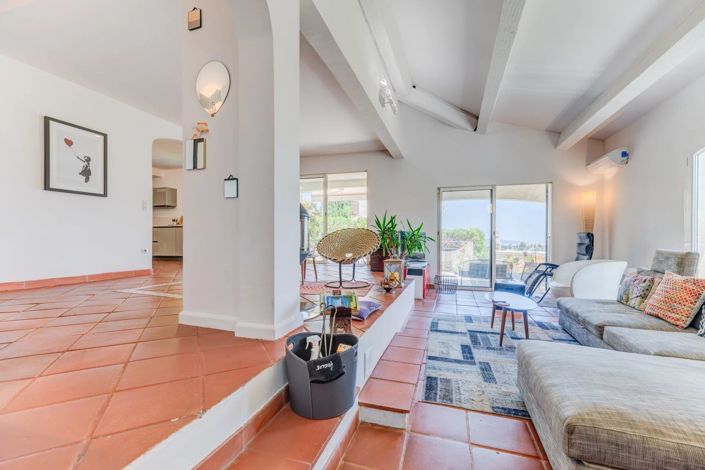 Image No.12-4 Bed House for sale