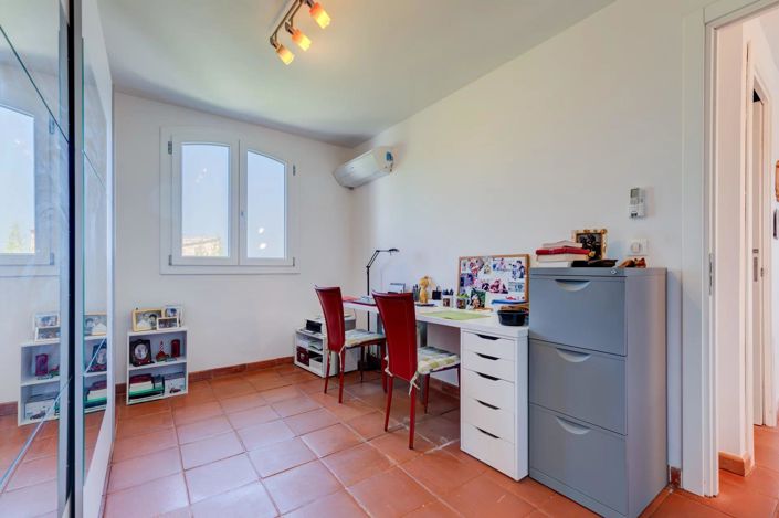 Image No.14-4 Bed House for sale