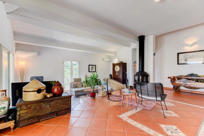 Image No.15-4 Bed House for sale