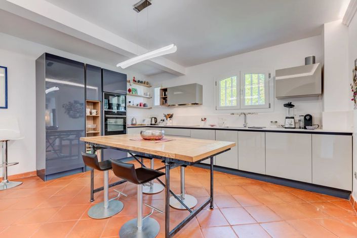 Image No.17-4 Bed House for sale