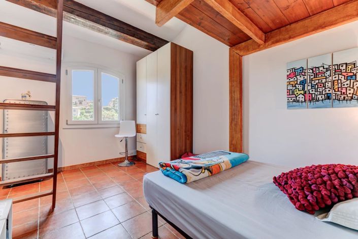 Image No.21-4 Bed House for sale