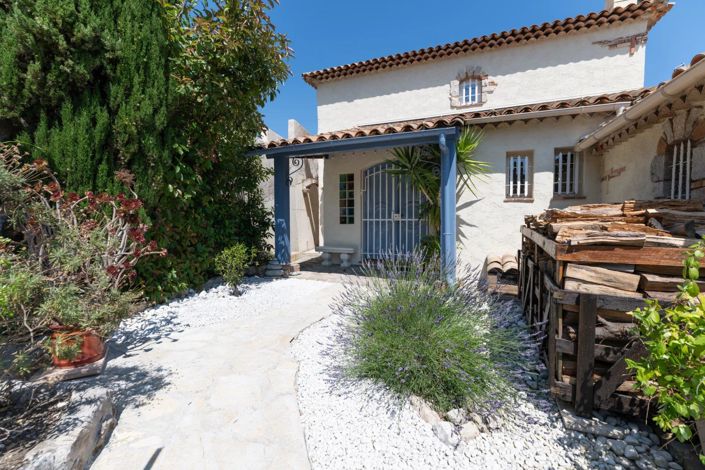 Image No.8-4 Bed House for sale