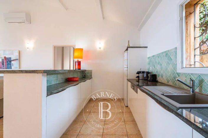 Image No.14-7 Bed House for sale