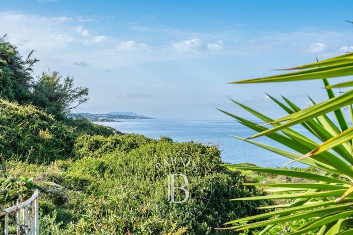 Image No.32-7 Bed House for sale