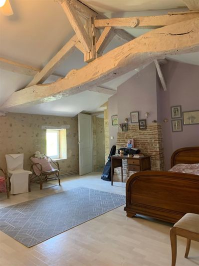 Image No.10-3 Bed House for sale