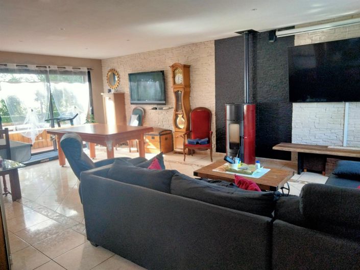 Image No.11-5 Bed House for sale