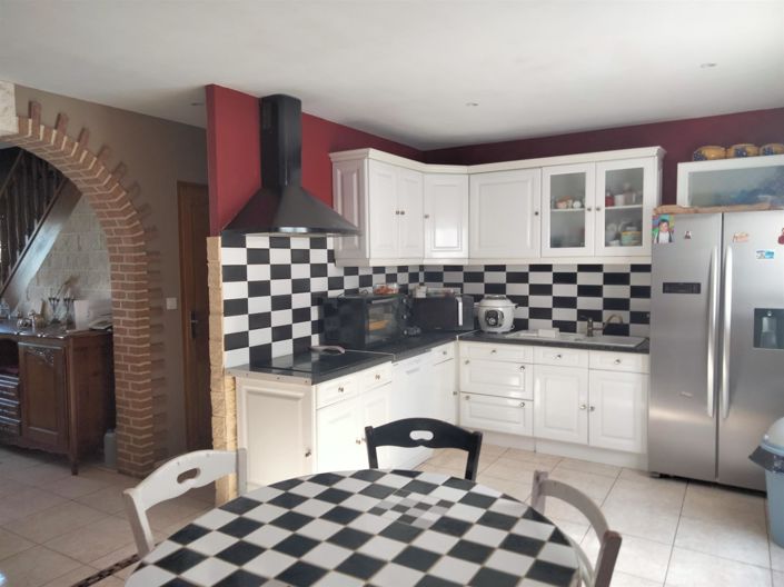 Image No.9-5 Bed House for sale