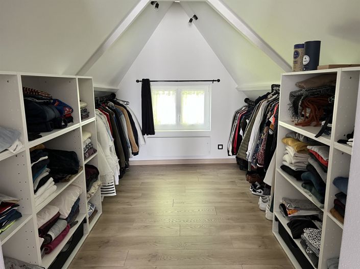 Image No.7-4 Bed House for sale