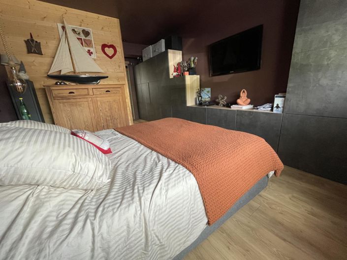 Image No.7-3 Bed House for sale