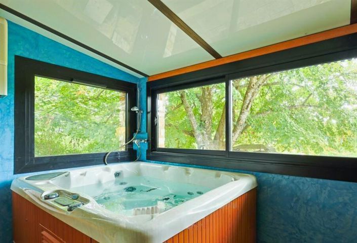 Image No.12-5 Bed House for sale