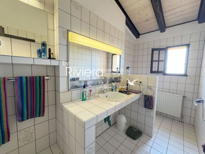 Image No.22-7 Bed House for sale