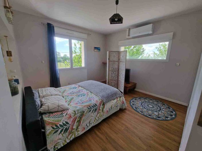 Image No.15-5 Bed House for sale