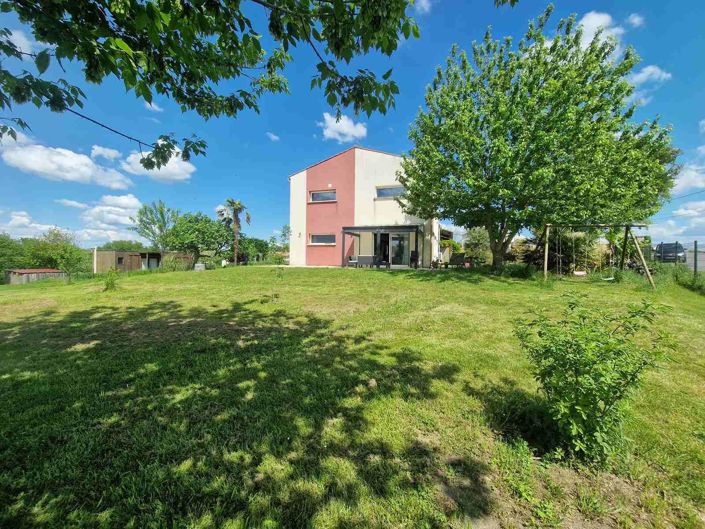 Image No.2-5 Bed House for sale