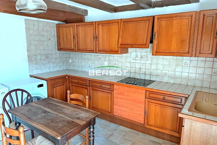 Image No.8-2 Bed House for sale