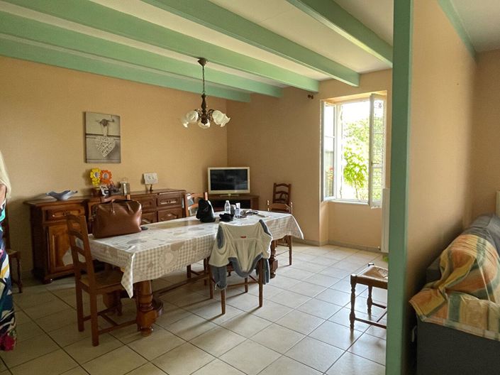 Image No.8-4 Bed House for sale