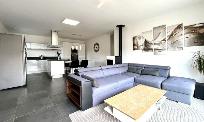 Image No.1-3 Bed House for sale