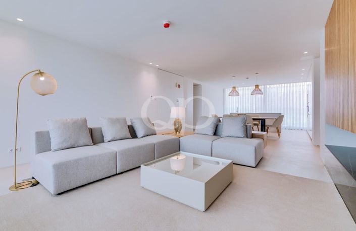 Image No.25-2 Bed House for sale