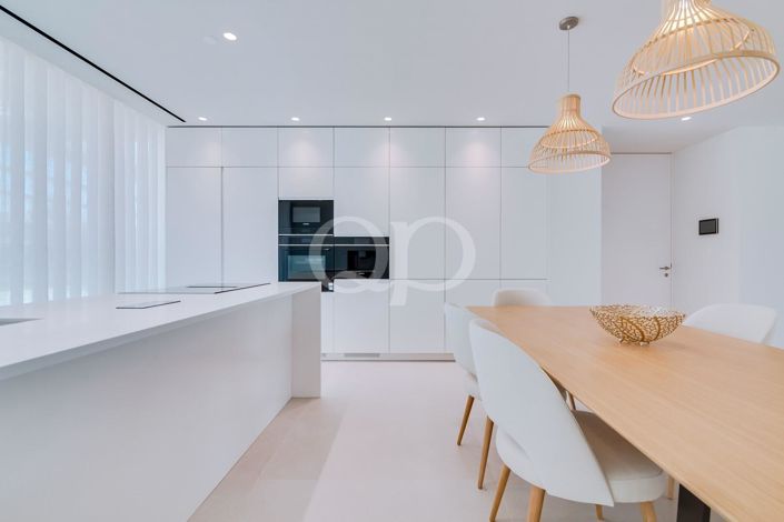 Image No.27-2 Bed House for sale