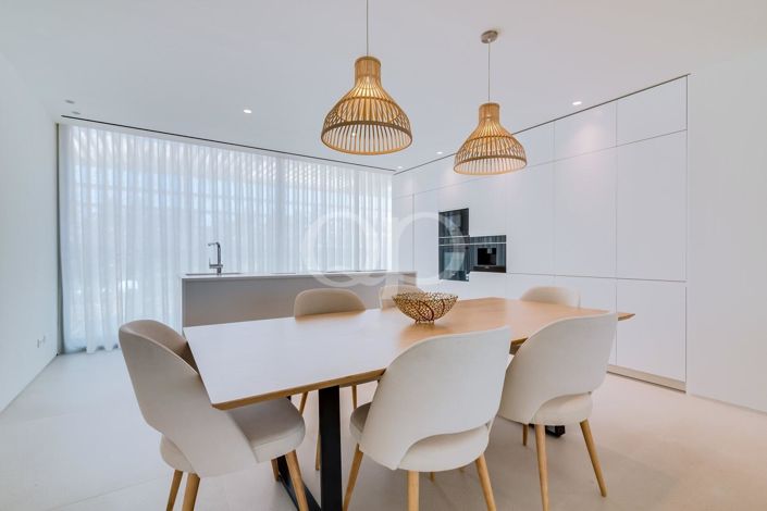 Image No.28-2 Bed House for sale